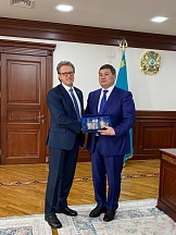 Генеральный консул Евгений Бобров встретился с акимом Кызылординской области Н.Налибаевым.