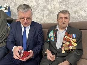 О награждении В.И.Зинченко юбилейной медалью "80 лет Победы в Великой Отечественной войне 1941-1945 гг.